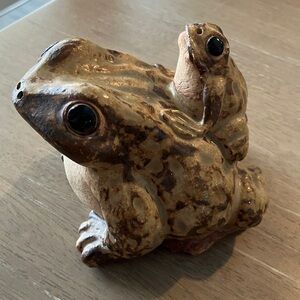 Vintage Japanese Pottery Figurine Shigaraki Ware Frog with Baby